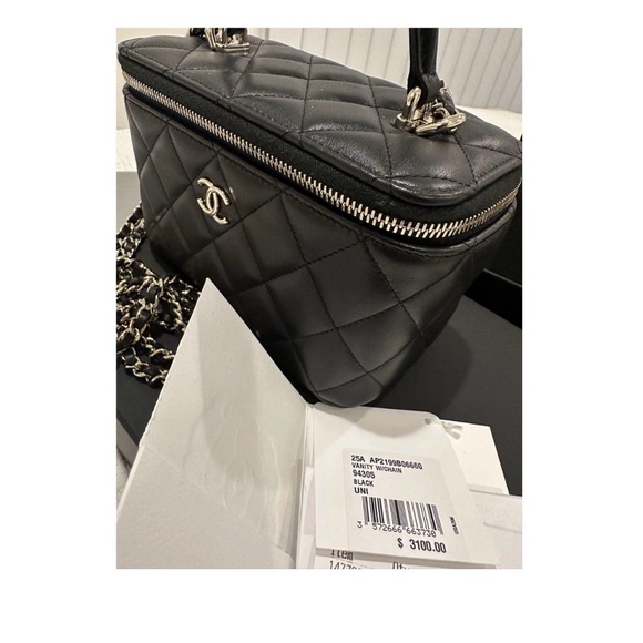 CHANEL Black Quilted Vanity Crossbody with Gold Hardware - Picture 8 of 12